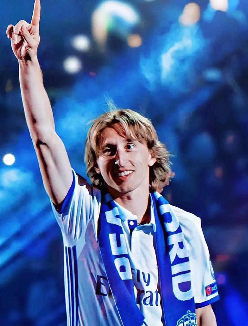 阿尔卡拉斯为了表演赛也是拼了，不过这种e人性格观众是肯定愿意买票的